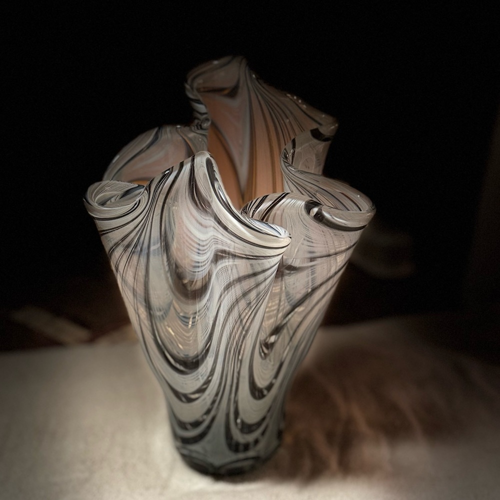 Large Swirled Black & White Handkerchief Glass Vase – Sculptural, Murano-like
